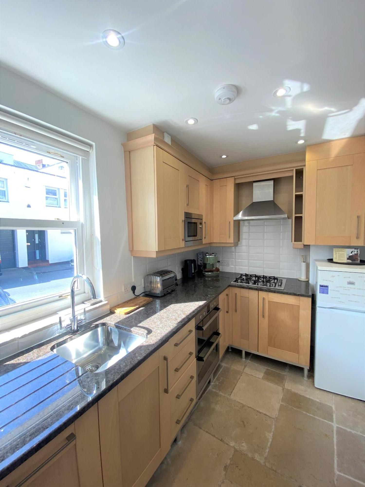 Prime Location! Detached Clifton Home With Parking Бристоль Экстерьер фото