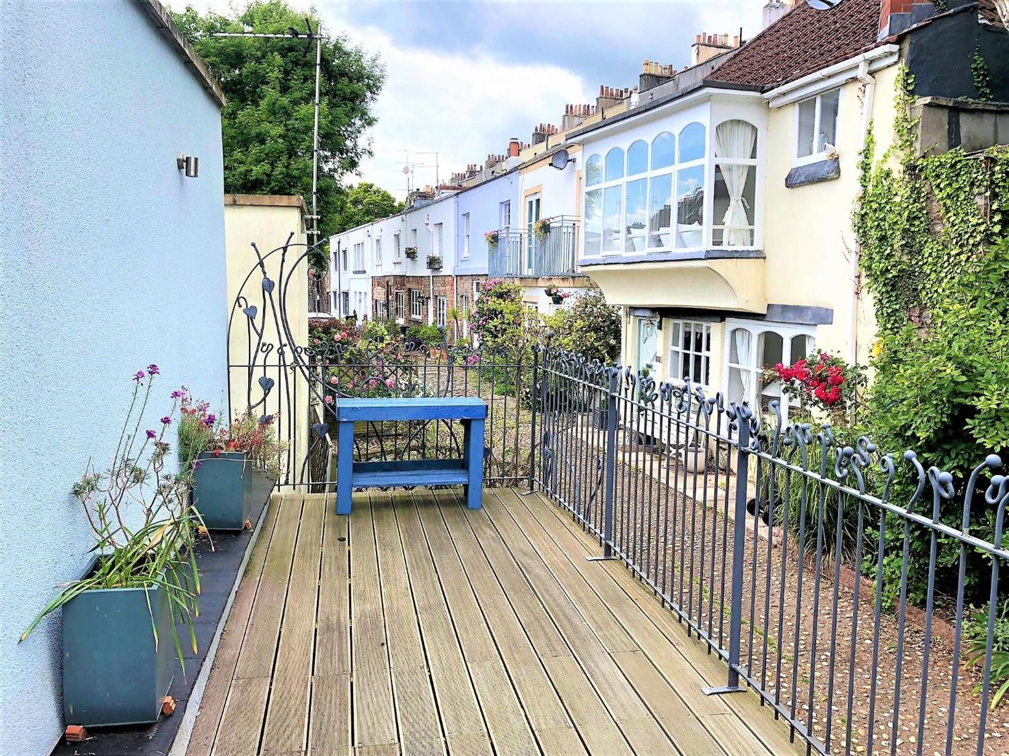 Prime Location! Detached Clifton Home With Parking Бристоль Экстерьер фото